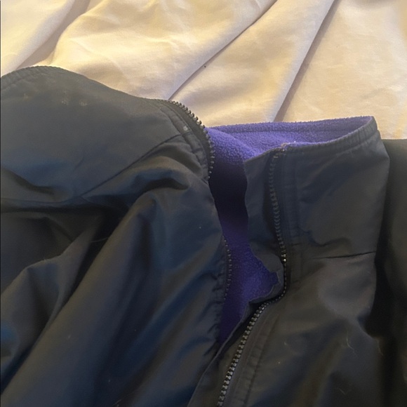 Patagonia Black Bomber Jacket with Purple fleece Lining. For snow, rain and cold - Picture 4 of 16